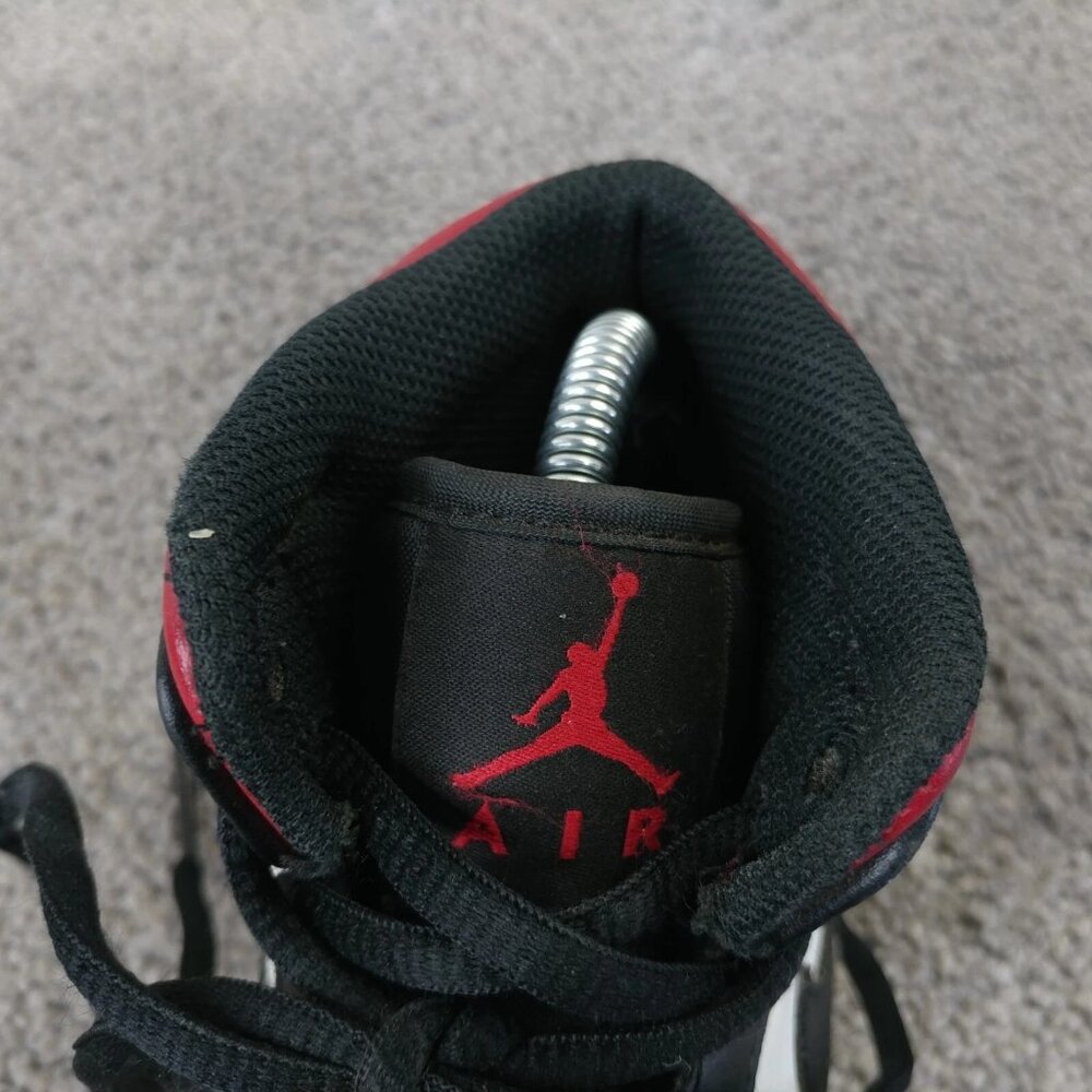 Nike Boys Air Jordan 1 Mid Boys Size 3.5Y Basketball Shoes Gym Red Black Toe - Picture 6 of 10